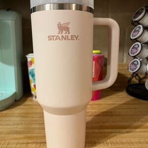 Stanley ‘Rose Quartz’ 40oz Tumbler